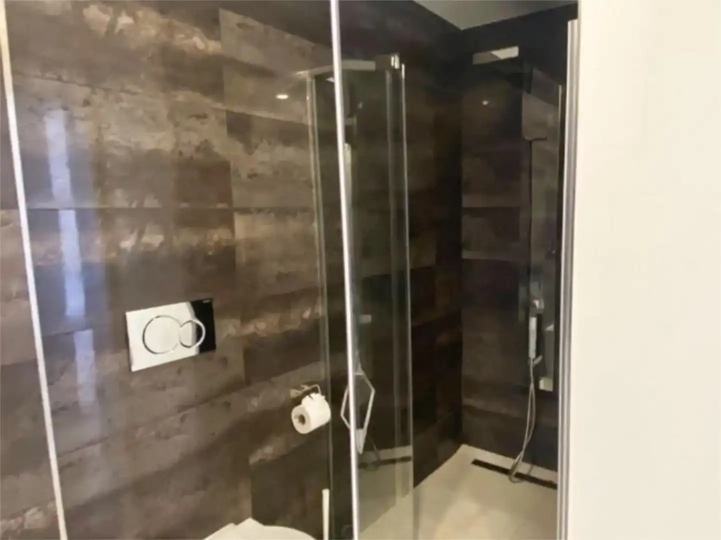Bany de Pis en venda en Mijas amb Aire condicionat, Piscina i Balcó