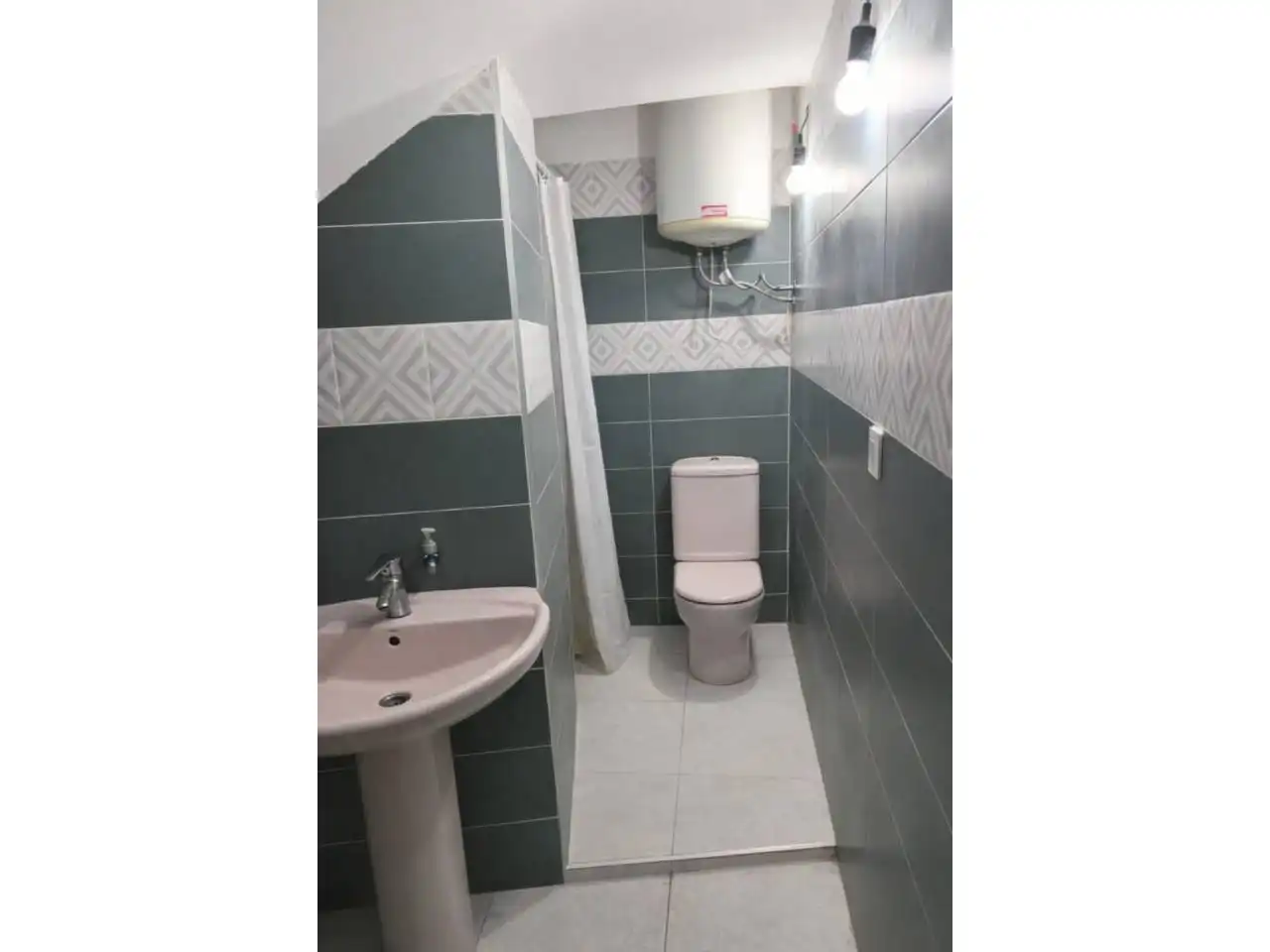 Baño de Casa adosada en venta en Ador con Calefacción, Terraza y Amueblado