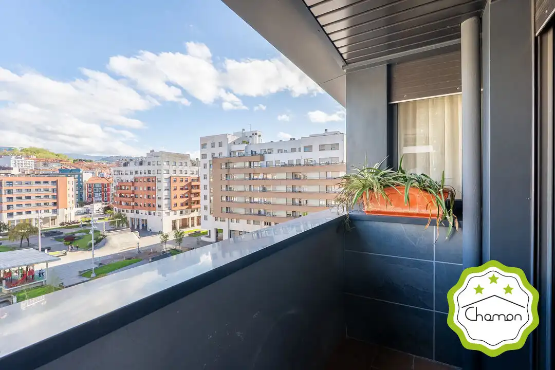 Terraza de Piso en venta en Barakaldo  con Calefacción, Trastero y Balcón