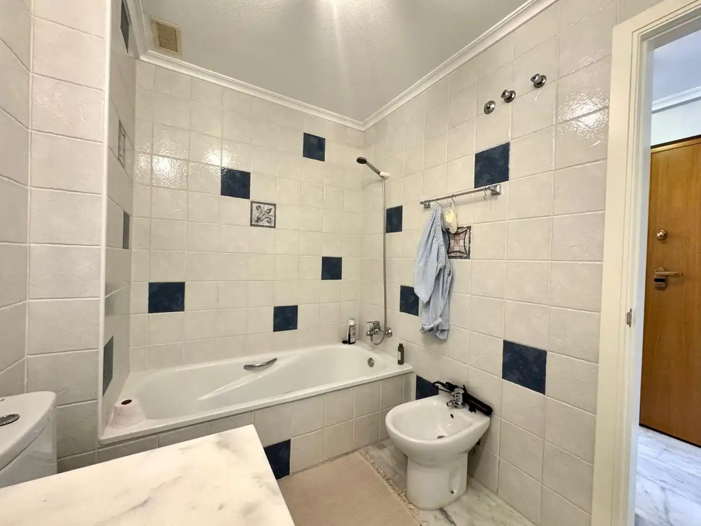 Bany de Apartament en venda en Orihuela amb Calefacció, Jardí privat i Terrassa