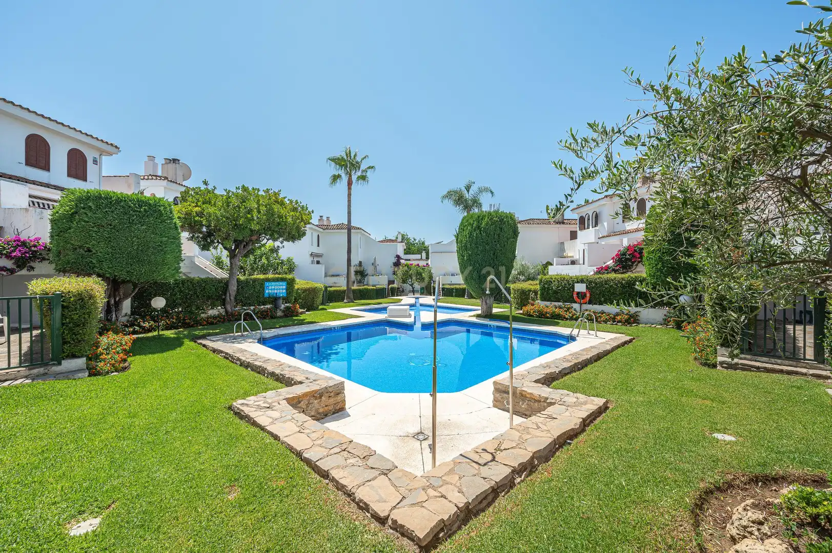 Jardí de Casa adosada en venda en Estepona amb Jardí privat i Piscina comunitària