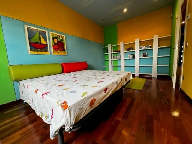 Habitación de Casa o chalet en venta en Bescanó con Calefacción, Jardín privado y Parquet