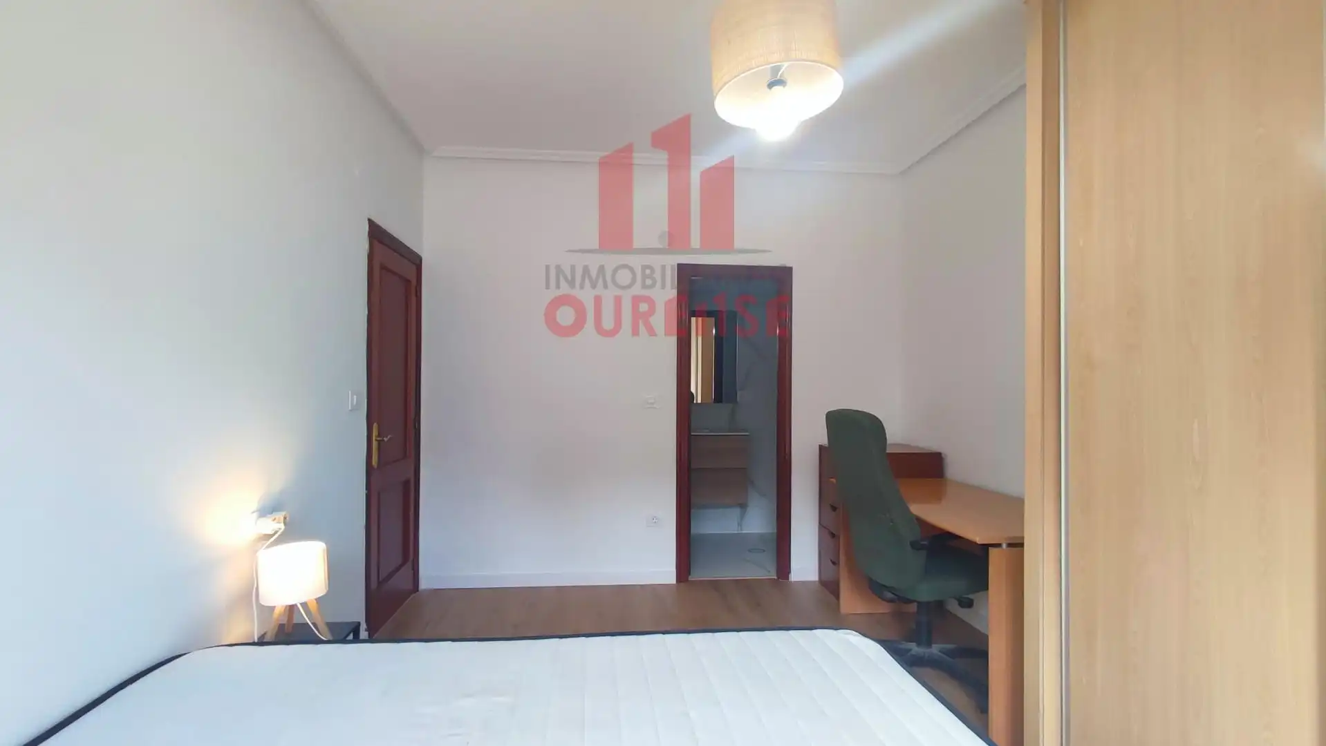 Habitación de Piso de alquiler en Ourense Capital  con Amueblado