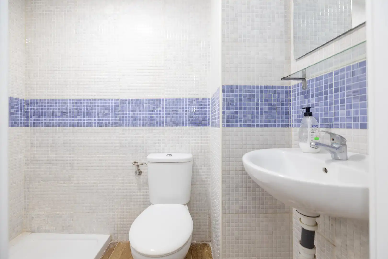 Bathroom of Flat for sale in Málaga  with Heating and Internet