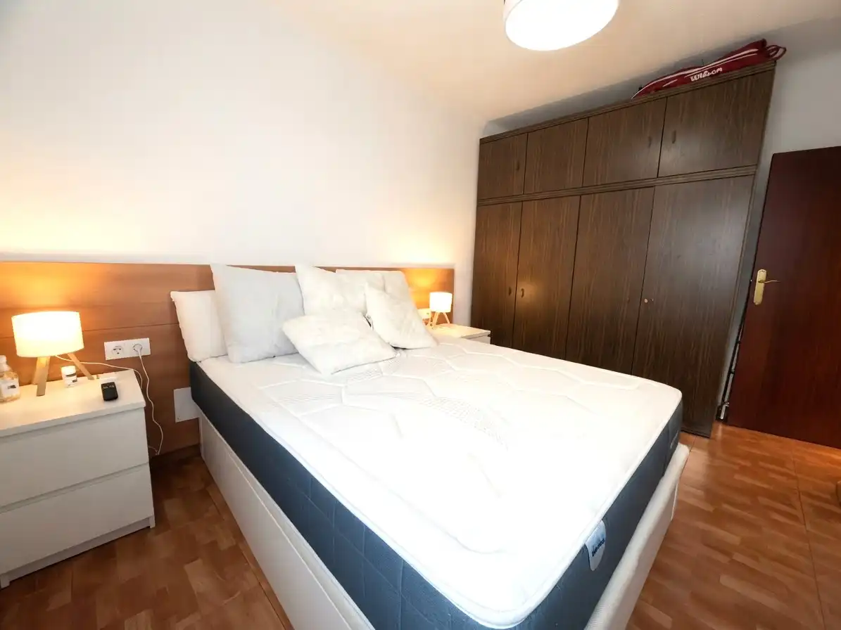 Bedroom of Flat for sale in Cornellà de Llobregat  with Air Conditioner, Furnished and Oven