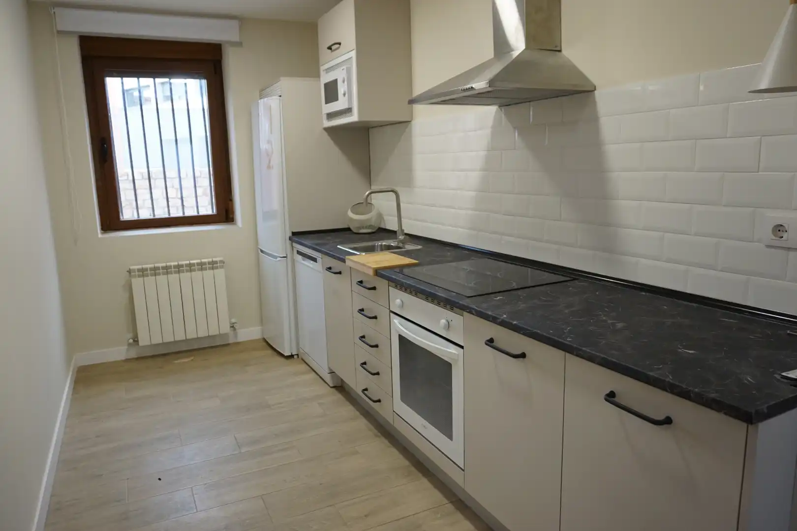 Cuina de Casa o xalet per a compartir en Ávila amb Calefacció, Moblat i Rentadora