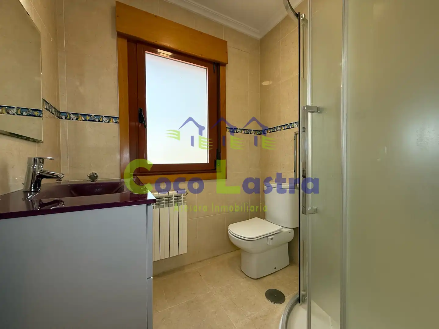 Badezimmer von Einfamilien-Reihenhaus zur Miete in Doñinos de Salamanca mit Heizung, Privatgarten und Ofen