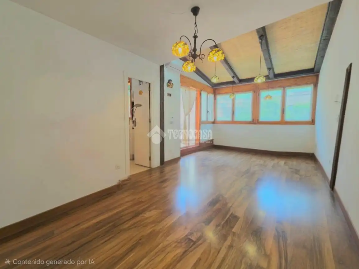Sala d'estar de Pis en venda en Santa Coloma de Gramenet amb Aire condicionat, Parquet i Terrassa