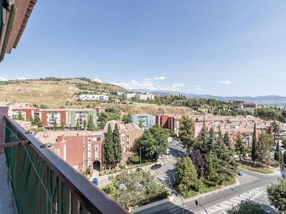 Exterior view of Flat for sale in  Granada Capital  with Terrace and Balcony