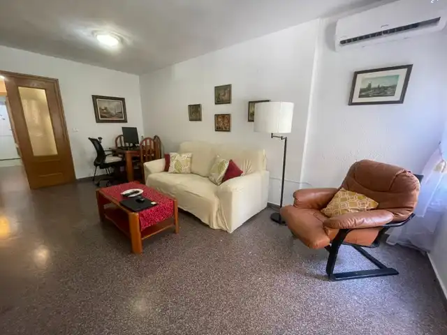 Sala de estar de Apartamento de alquiler en Alicante / Alacant con Terraza, Amueblado y Piscina comunitaria