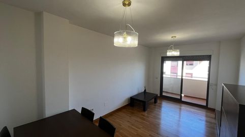 Venta de piso en Juan de Borbón, junto a parada tranvía