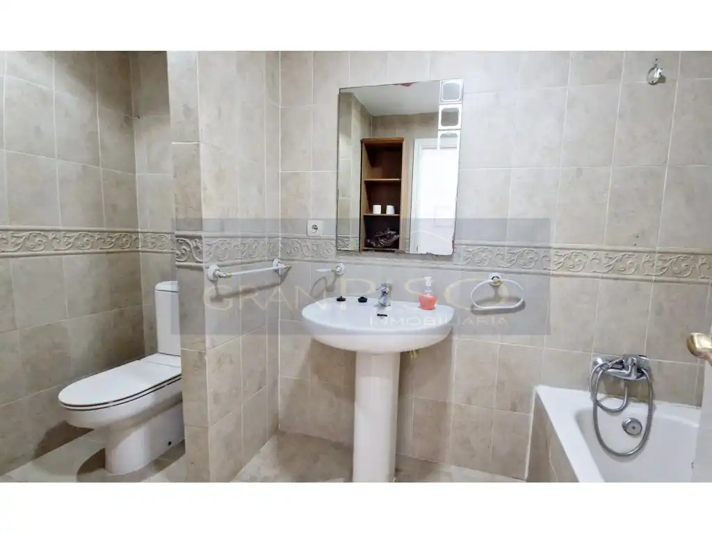 Baño de Apartamento en venta en Manilva con Terraza y Piscina