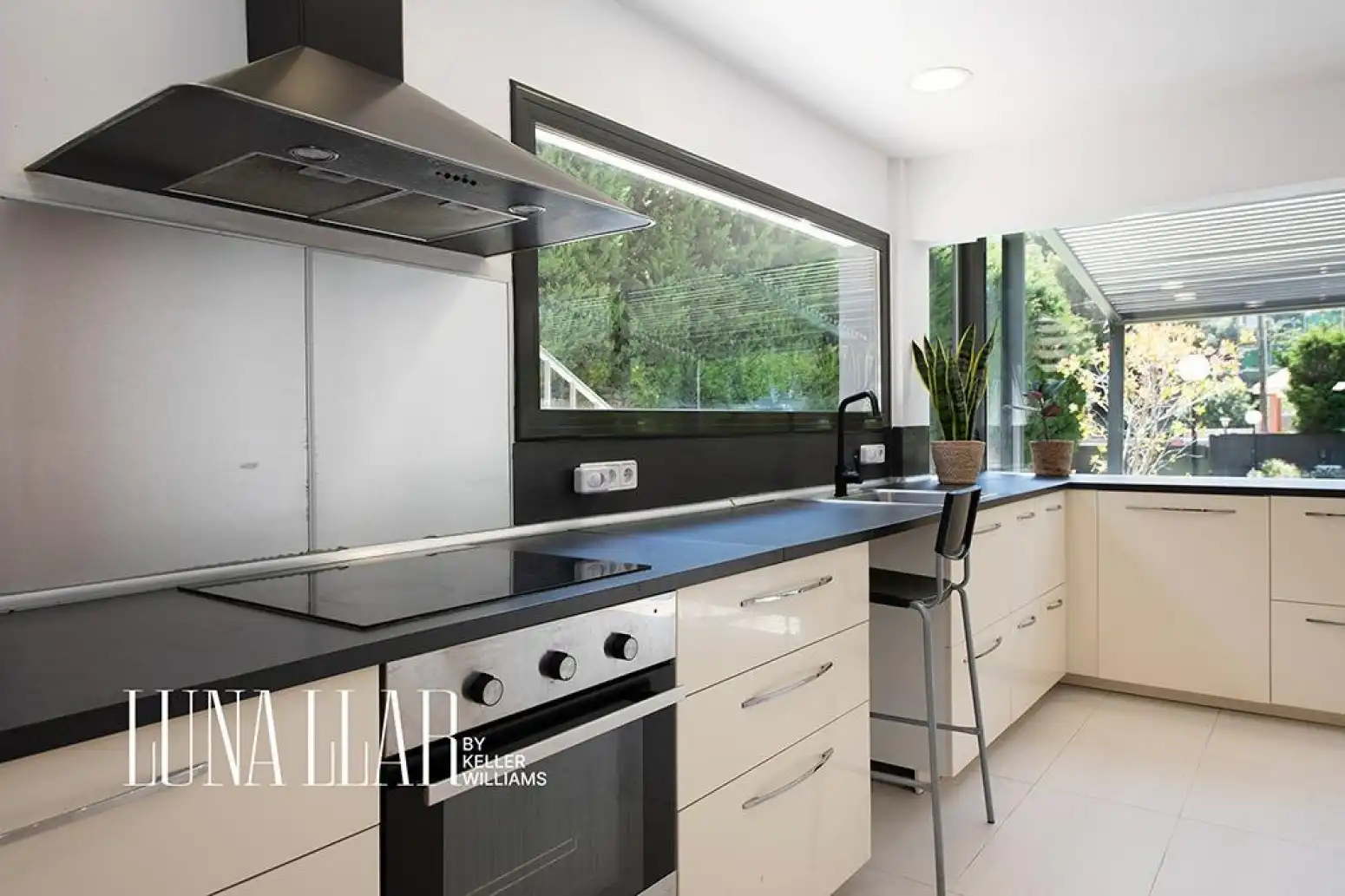 Kitchen of Houses for sale in Castelldefels  with Air Conditioner, Heating and Parquet flooring