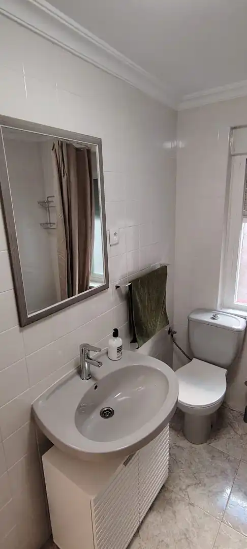Badezimmer von Wohnung zur Miete in Salamanca mit Heizung, Möbliert und Ofen