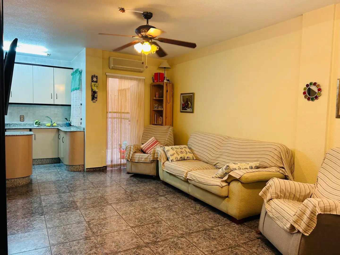 Sala d'estar de Casa o xalet en venda en Los Alcázares amb Aire condicionat, Terrassa i Moblat