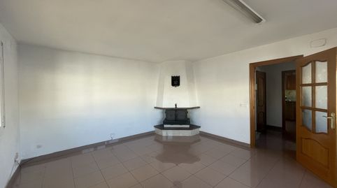 Foto 2 de Casa adosada en venda a Canigo, Maçana, Salt
