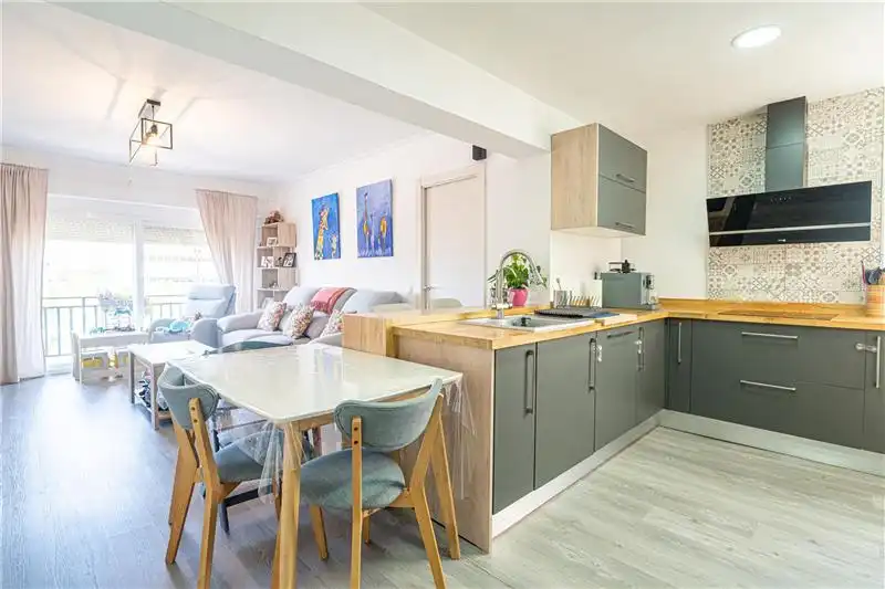 Flat with lift for sale in Llevant