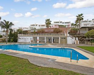 Piscina de Casa adosada en venda en Algarrobo amb Piscina