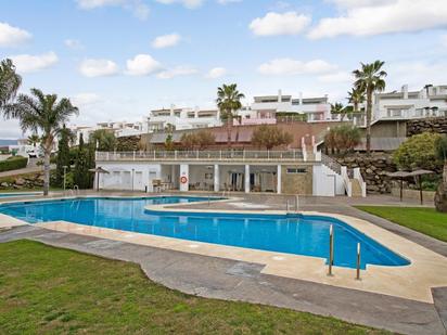 Piscina de Casa adosada en venda en Algarrobo amb Piscina