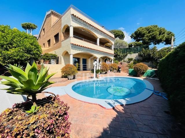Exterior view of House or chalet for sale in Tordera  with Private garden, Terrace and Balcony