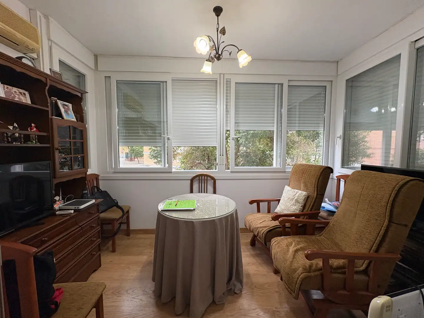 Sala de estar de Piso en venta en Sevilla con Aire acondicionado, Calefacción y Parquet