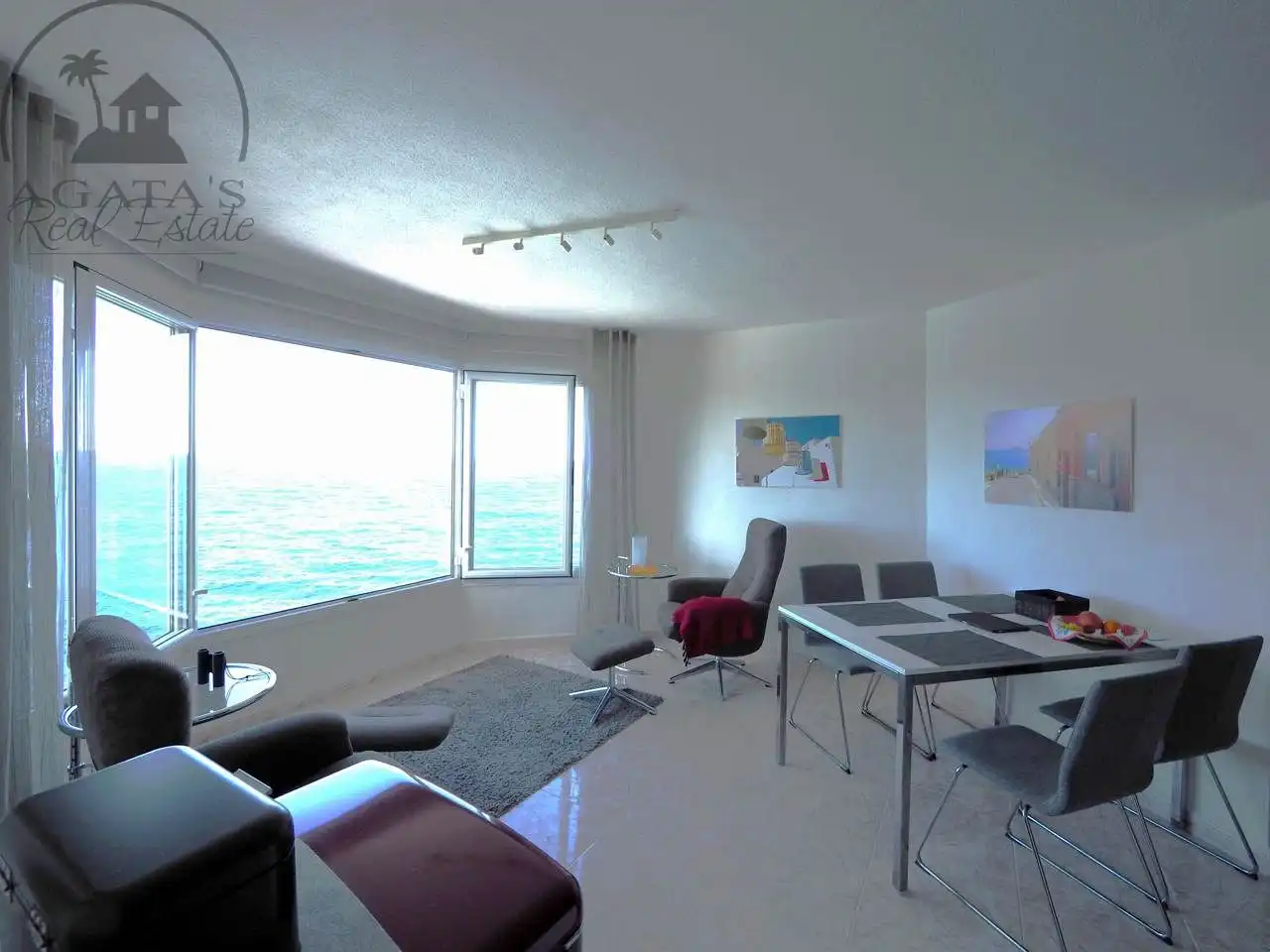 Sala de estar de Ático en venta en Los Silos con Piscina comunitaria