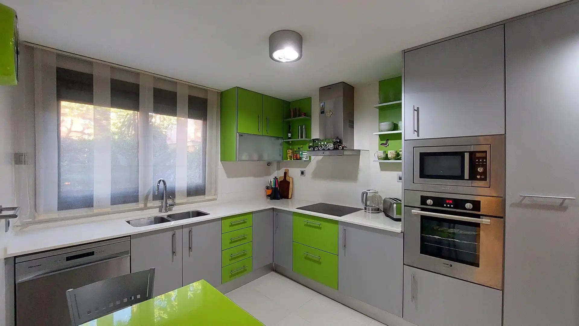 Cocina de Casa adosada en venta en Salou con Aire acondicionado, Calefacción y Jardín privado