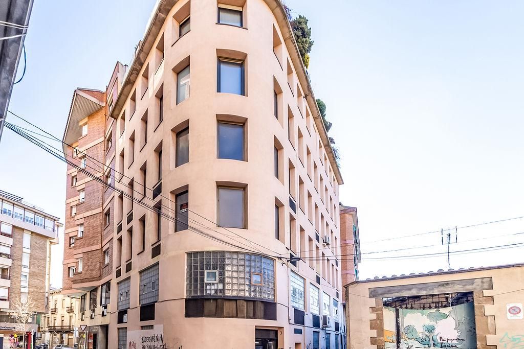 Exterior view of Building for sale in Manresa
