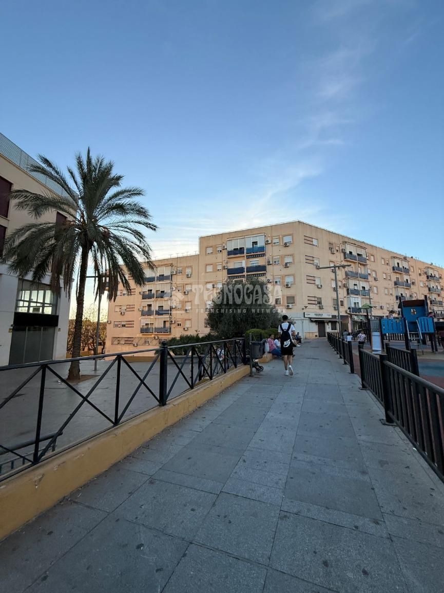 Exterior view of Flat for sale in Alcalá de Guadaira  with Air Conditioner and Balcony