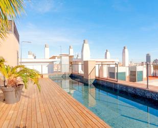 Swimming pool of Flat for sale in  Barcelona Capital  with Air Conditioner and Balcony