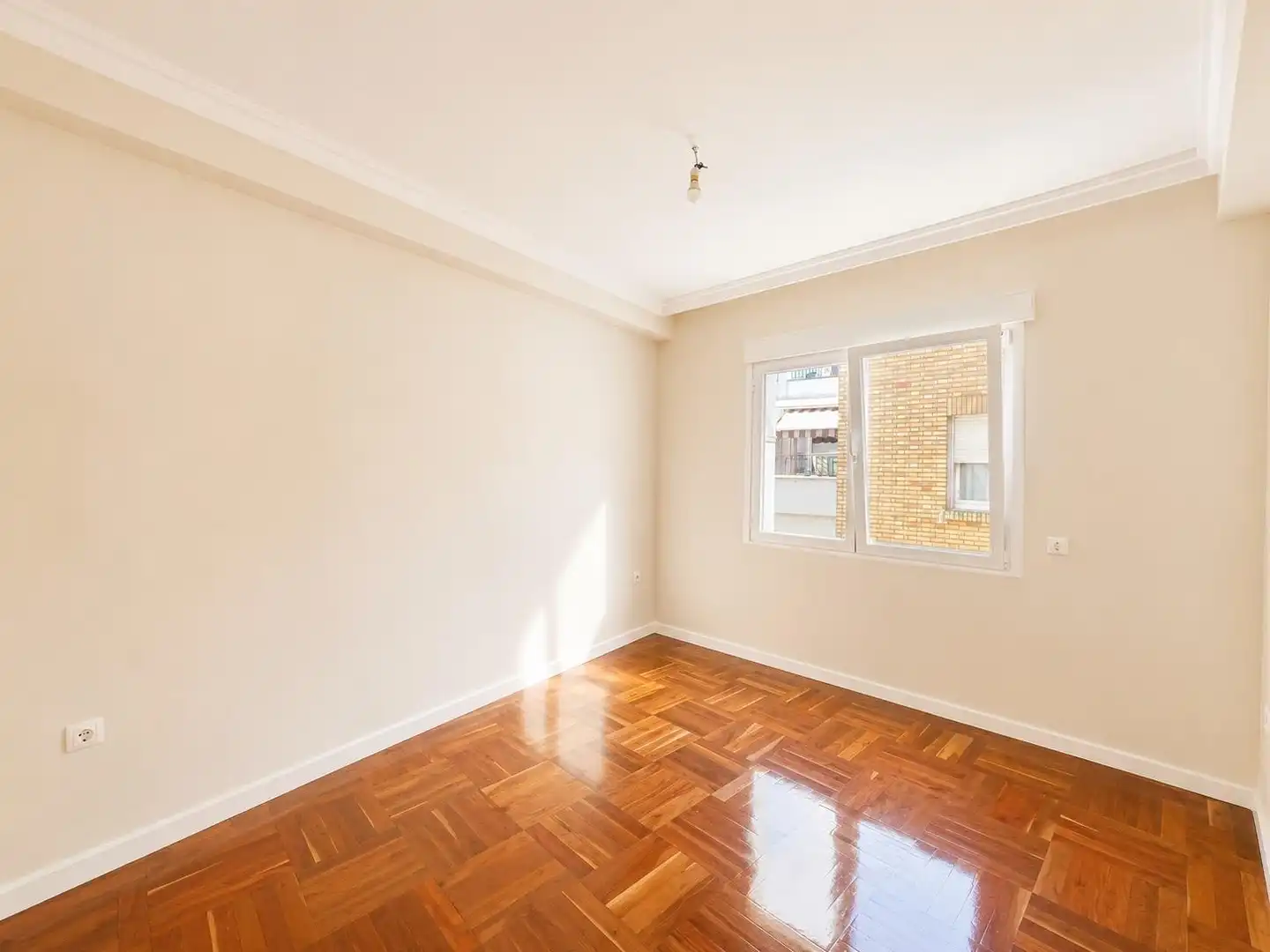 Dormitori de Àtic de lloguer en Madrid amb Calefacció, Parquet i Terrassa