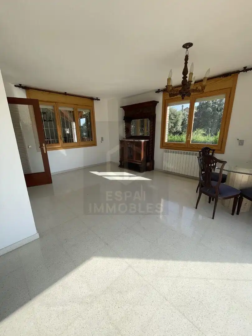 Sala d'estar de Casa o xalet en venda en Castellnou de Bages