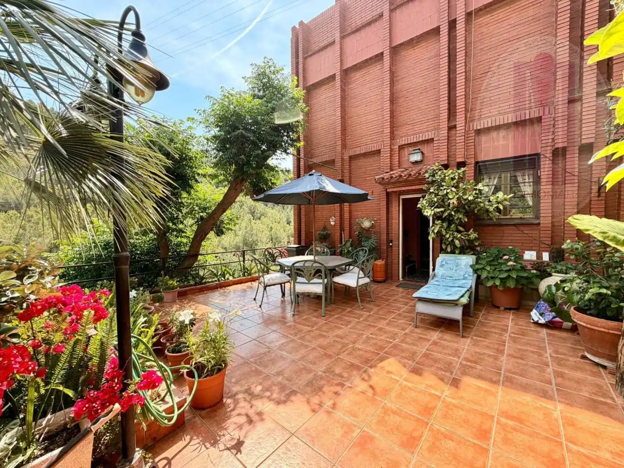 Terraza de Casa adosada en venta en Sitges con Aire acondicionado, Calefacción y Jardín privado