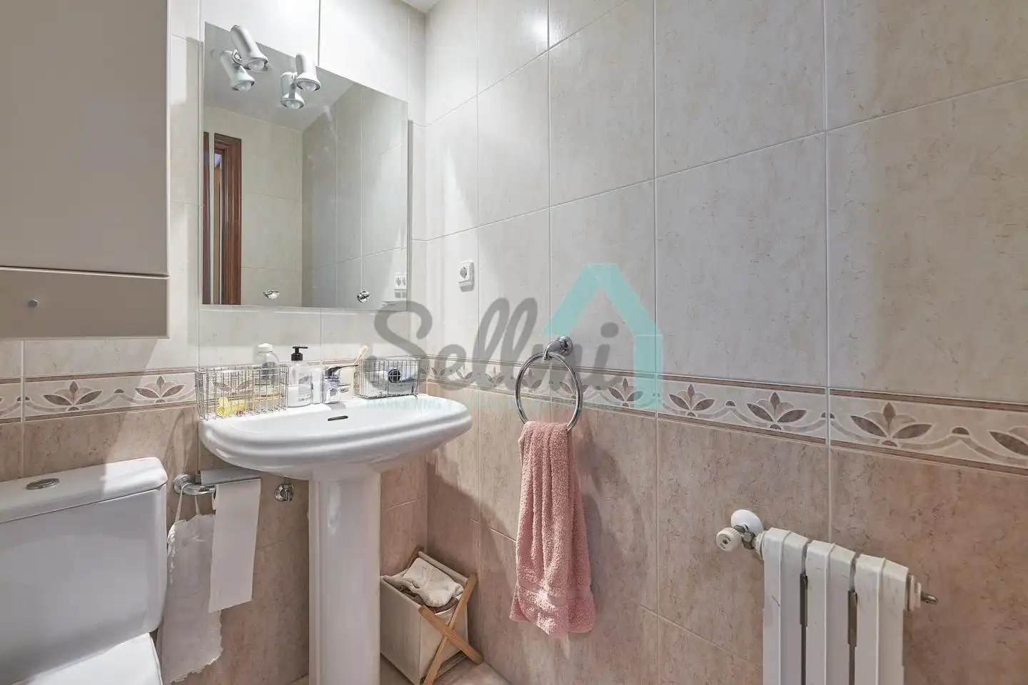 Flat for rent in Corín Tellado, Viesques