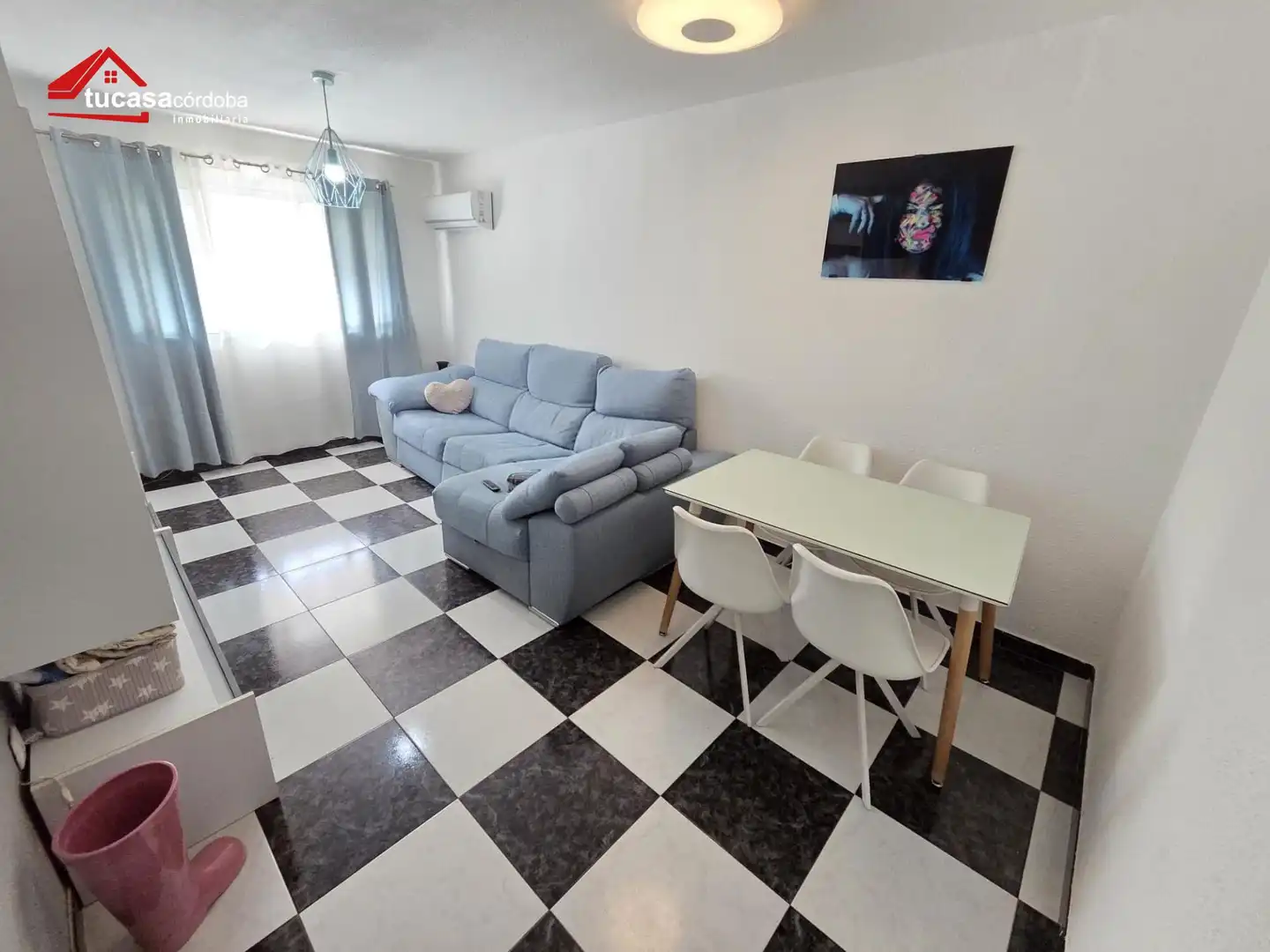 Sala d'estar de Pis en venda en Córdoba amb Aire condicionat i Moblat