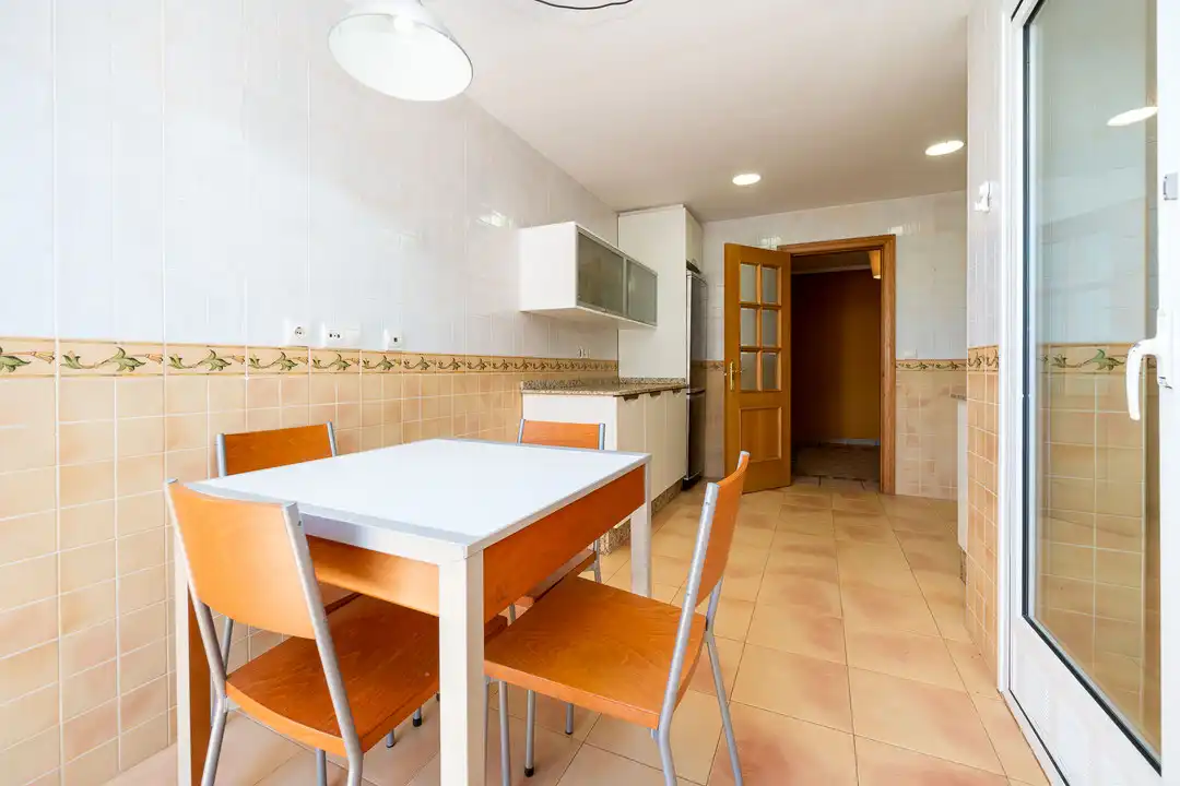 Küche von Wohnung zum Verkauf in  Palma de Mallorca mit Klimaanlage, Heizung und Terrasse