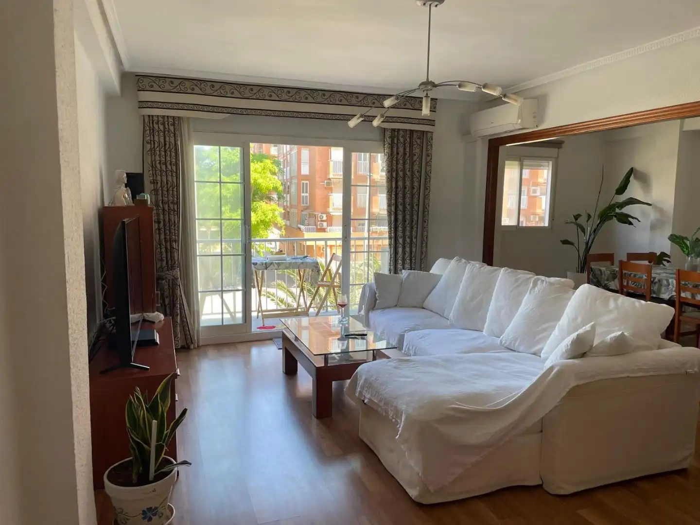 Wohnzimmer von Wohnung zur Miete in Alboraya mit Klimaanlage, Parkett und Möbliert