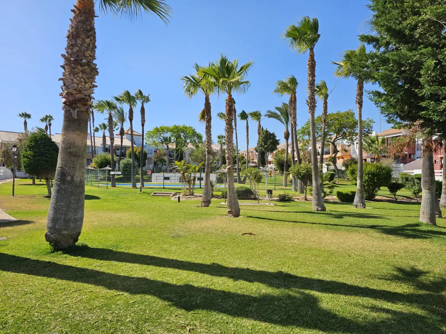 Vista exterior de Apartamento de alquiler en Chiclana de la Frontera con Aire acondicionado, Amueblado y Horno