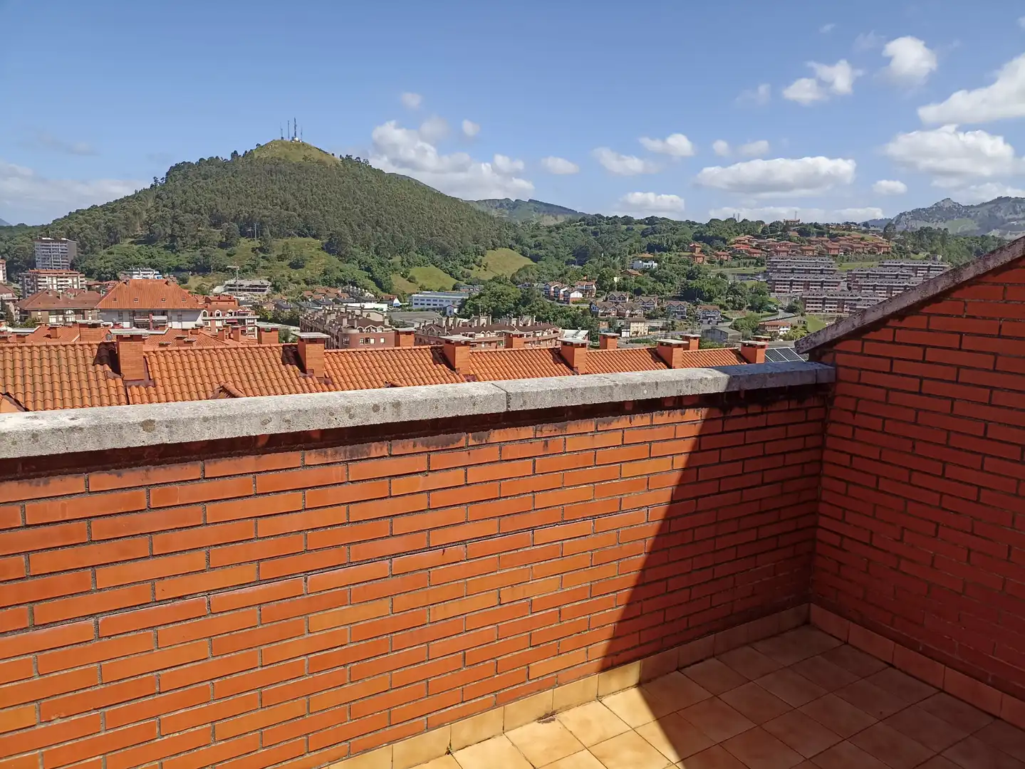 Terraza de Casa o chalet en venta en Castro-Urdiales con Calefacción, Jardín privado y Parquet