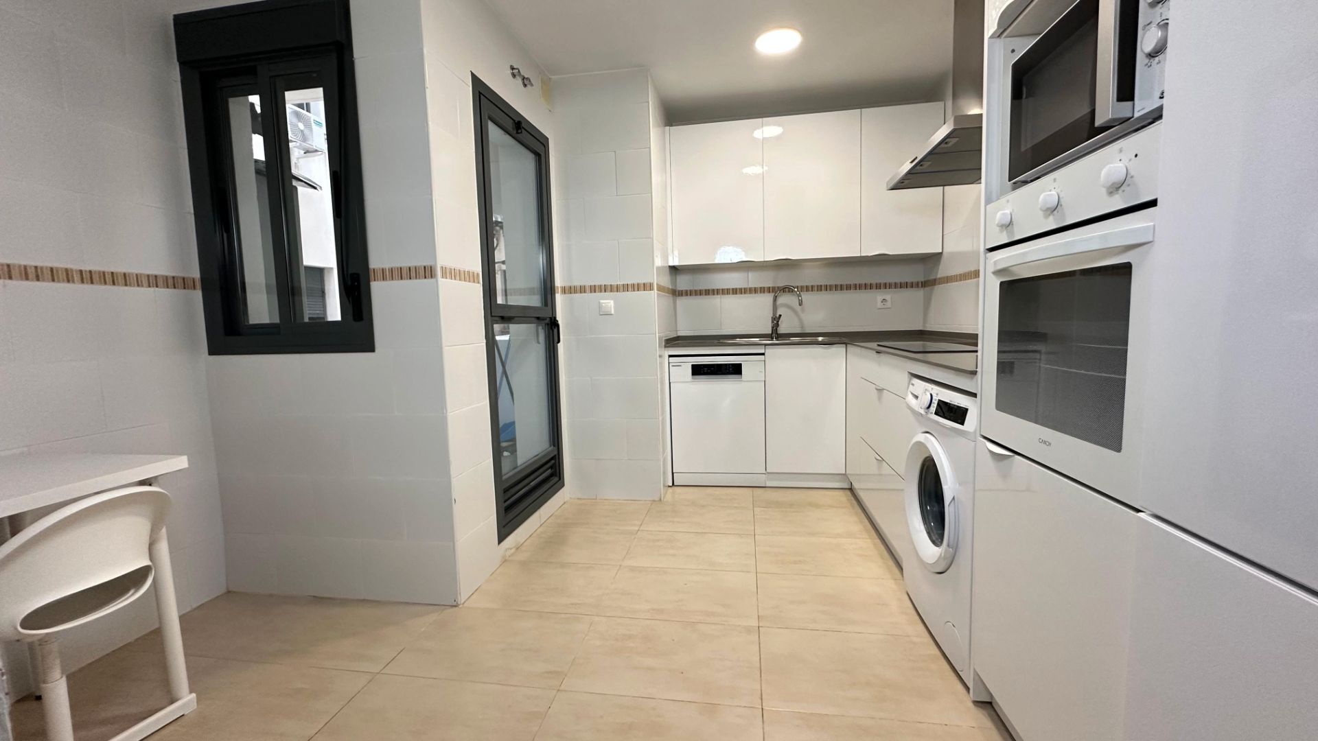 Kitchen of Flat for sale in San Fernando  with Terrace and Alarm
