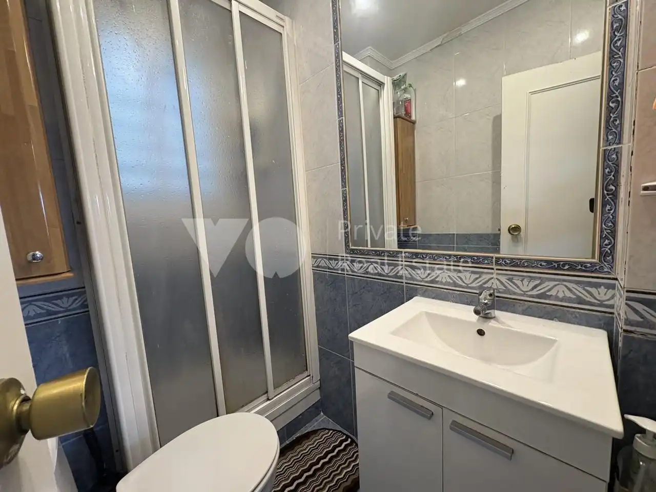 Bathroom of Ground floor for sale in Madrid  with Air Conditioner, Heating and Parquet flooring