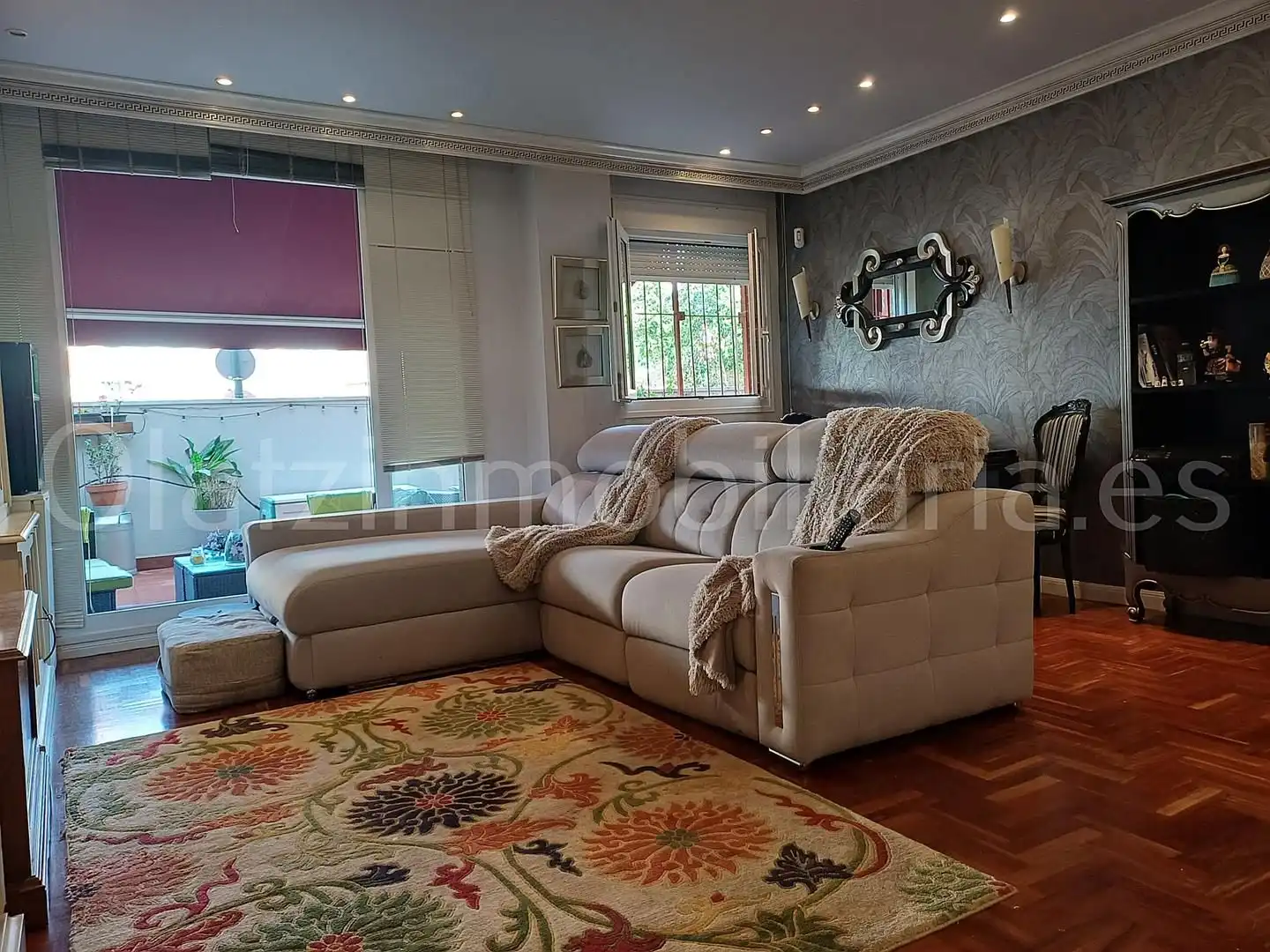 Sala d'estar de Pis en venda en Bilbao  amb Calefacció, Terrassa i Traster
