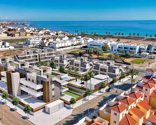 Vista exterior de Planta baixa en venda en Pilar de la Horadada amb Aire condicionat, Calefacció i Jardí privat
