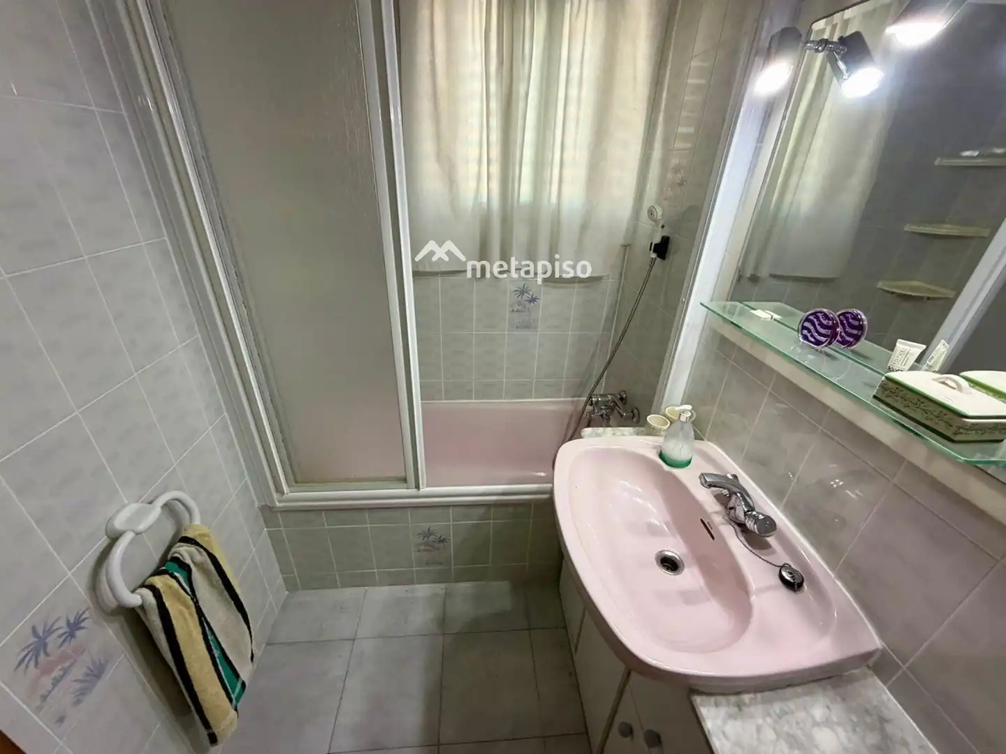 Badezimmer von Dachboden zum Verkauf in El Vendrell mit Klimaanlage, Heizung und Terrasse