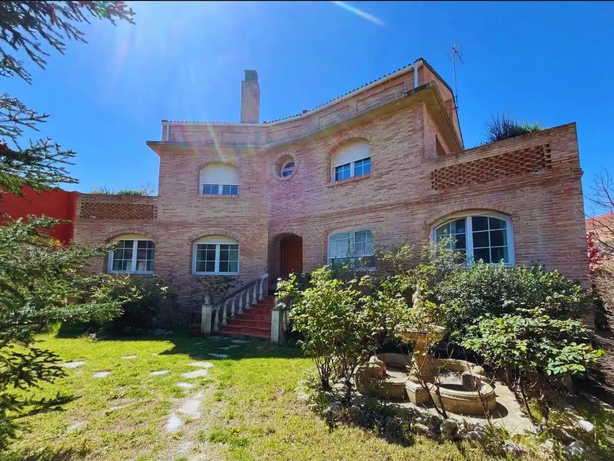 Exterior view of Houses for sale in Zaragoza  with Air Conditioner, Heating and Private garden
