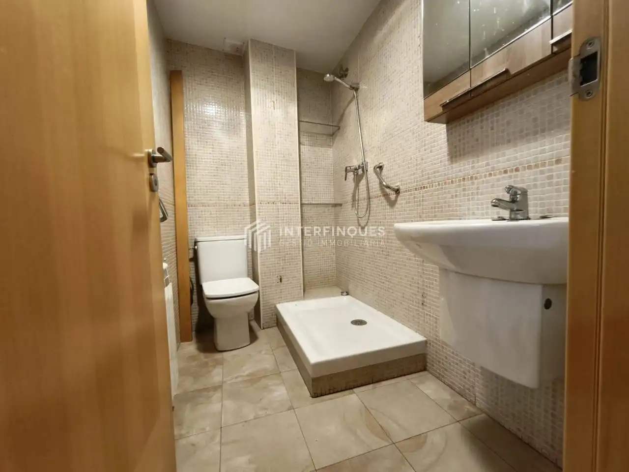 Baño de Dúplex en venta en Badalona con Calefacción, Parquet y Terraza