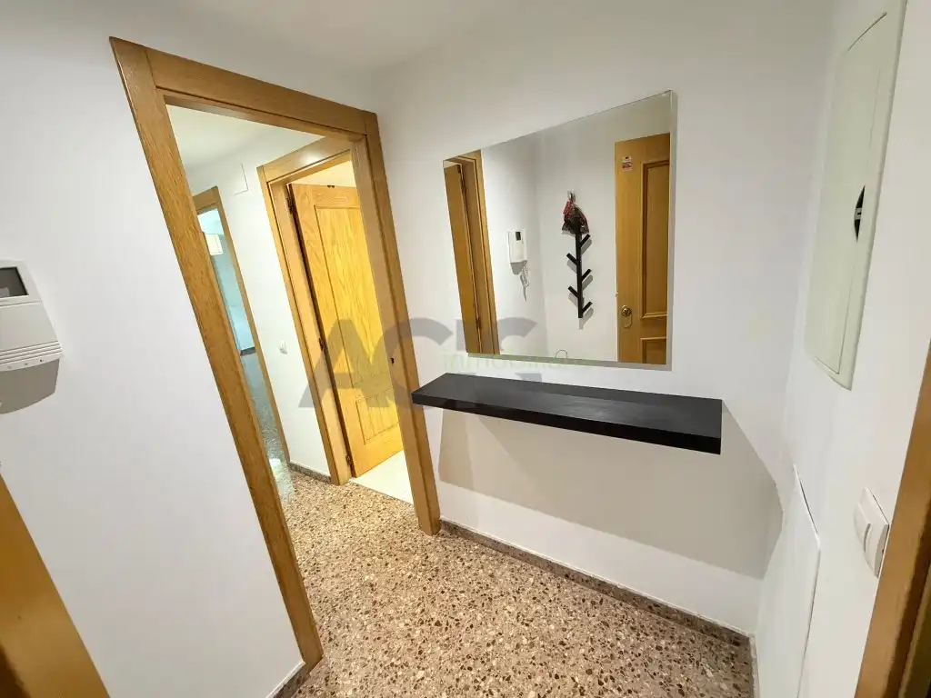 Wohnung zur Miete in L'Alcúdia mit Klimaanlage und Balkon