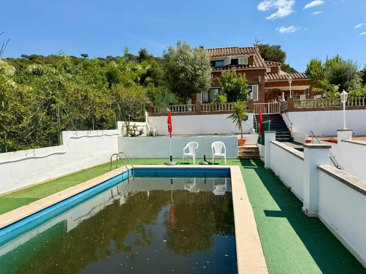 Piscina de Casa o xalet en venda en Montcada i Reixac amb Aire condicionat, Calefacció i Jardí privat