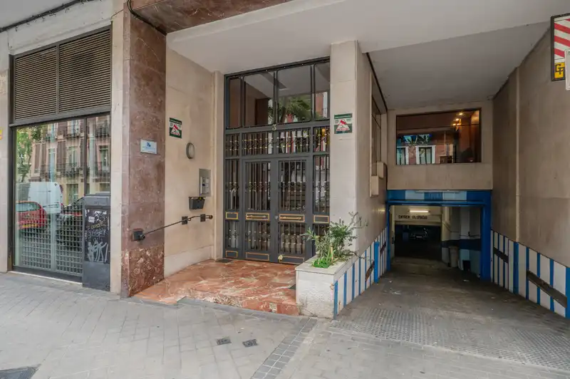 Wohnung zum Verkauf in Madrid mit Heizung, Terrasse und Möbliert