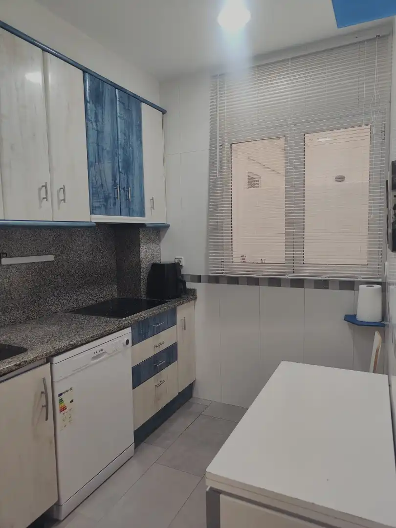 Cuina de Apartament de lloguer en Zaragoza amb Calefacció, Parquet i Moblat